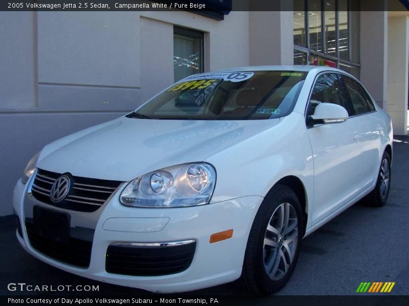 Campanella White / Pure Beige 2005 Volkswagen Jetta 2.5 Sedan