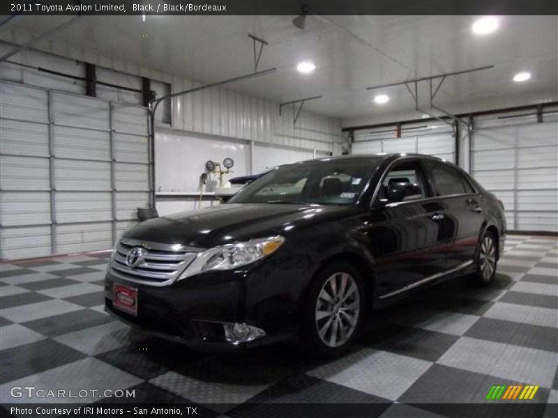 Black / Black/Bordeaux 2011 Toyota Avalon Limited