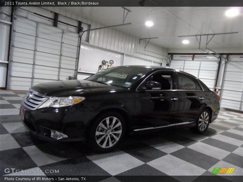 Black / Black/Bordeaux 2011 Toyota Avalon Limited