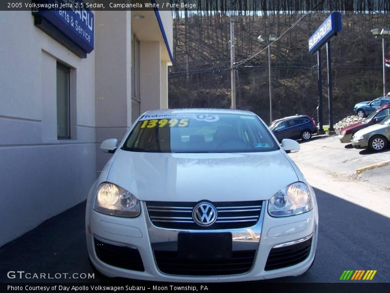 Campanella White / Pure Beige 2005 Volkswagen Jetta 2.5 Sedan