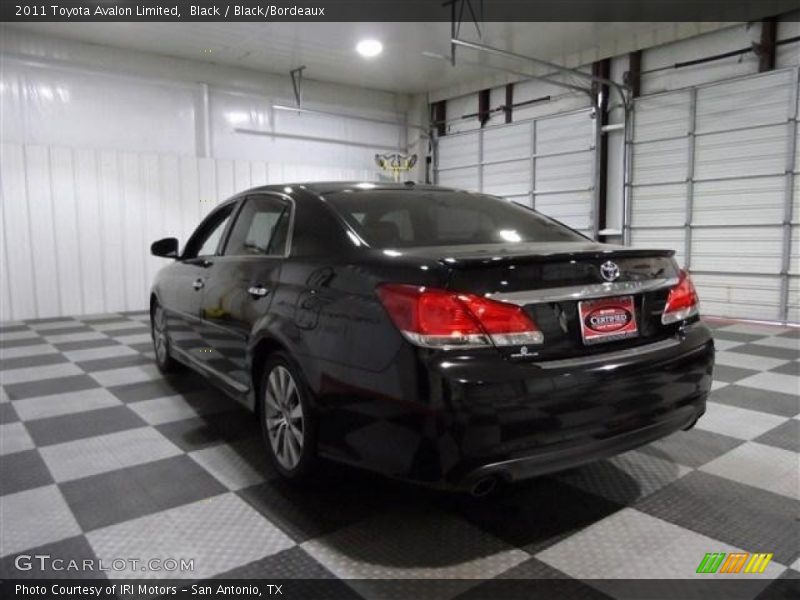 Black / Black/Bordeaux 2011 Toyota Avalon Limited