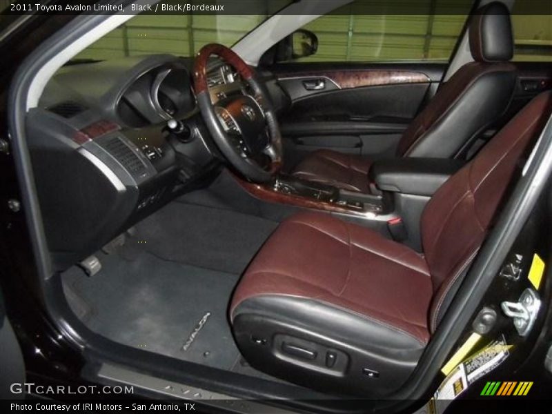 Black / Black/Bordeaux 2011 Toyota Avalon Limited