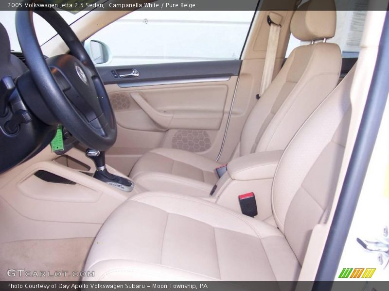 Campanella White / Pure Beige 2005 Volkswagen Jetta 2.5 Sedan