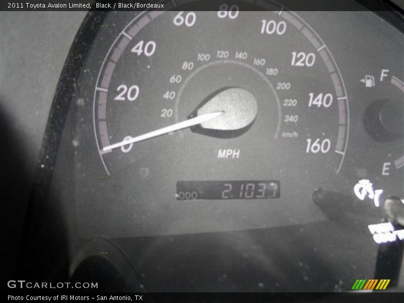 Black / Black/Bordeaux 2011 Toyota Avalon Limited