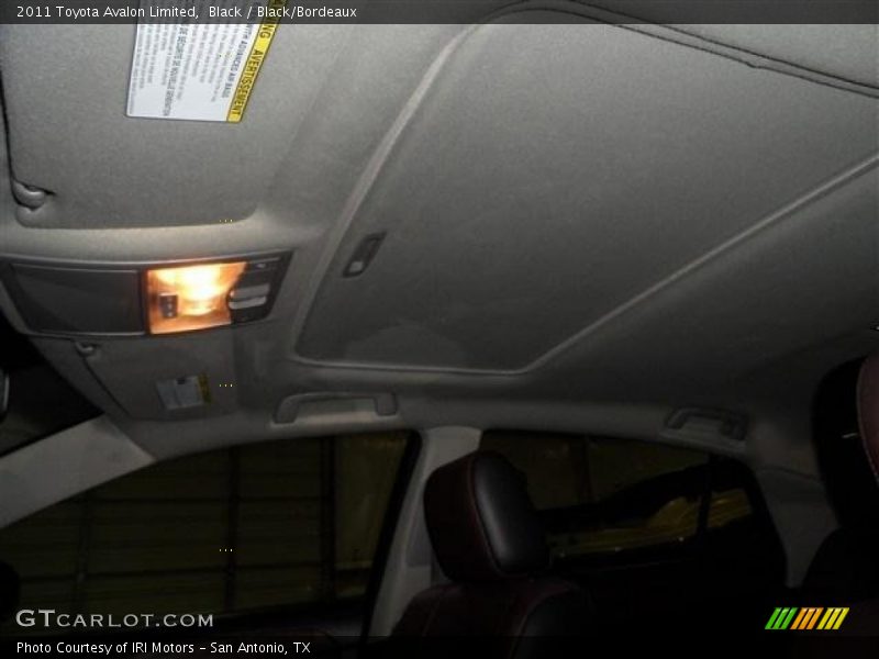 Black / Black/Bordeaux 2011 Toyota Avalon Limited