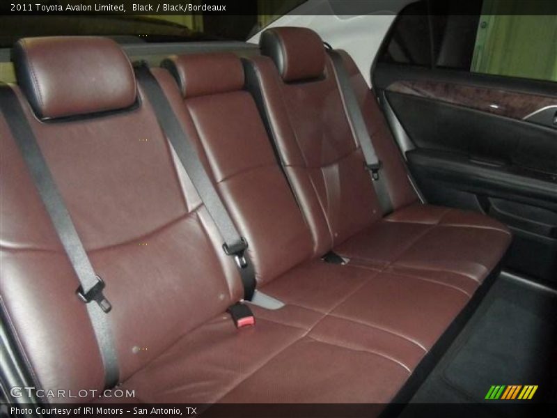 Black / Black/Bordeaux 2011 Toyota Avalon Limited
