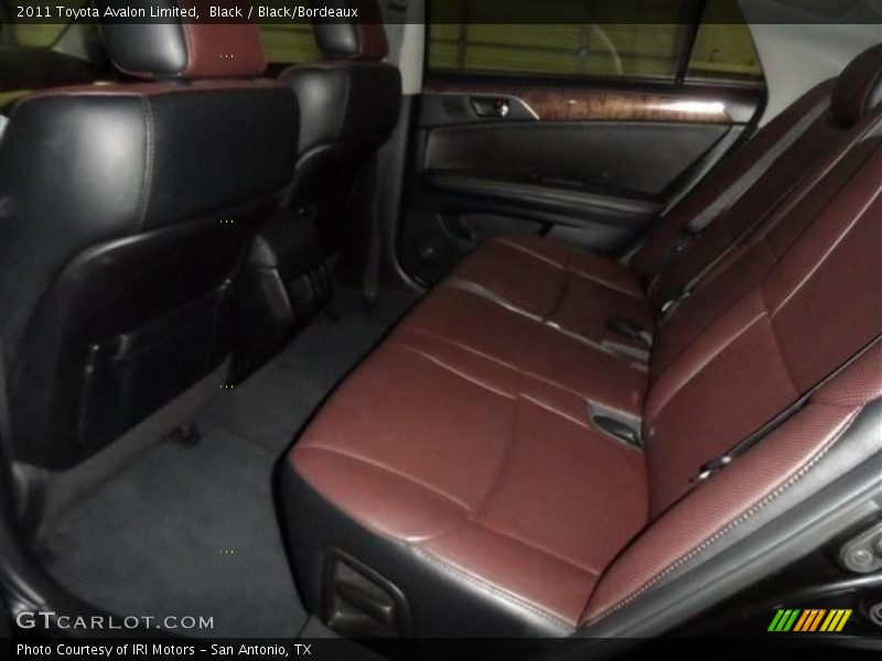Black / Black/Bordeaux 2011 Toyota Avalon Limited
