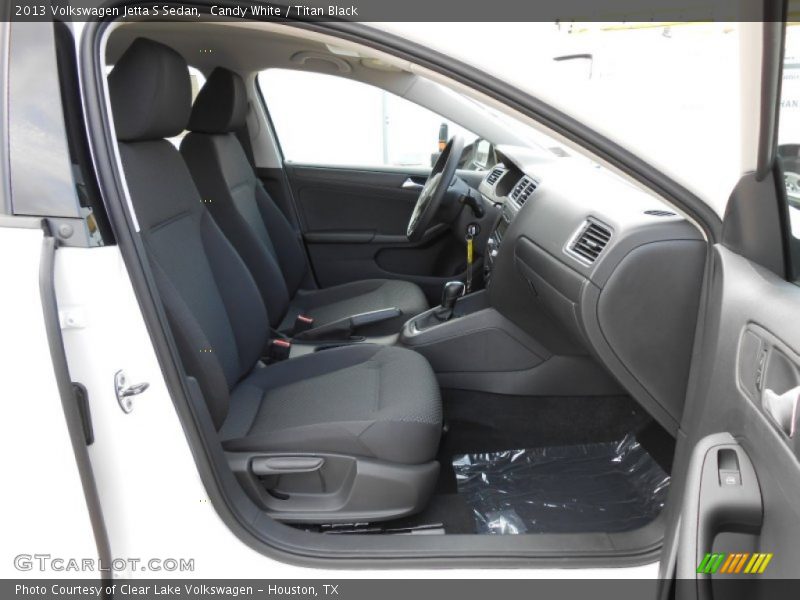 Candy White / Titan Black 2013 Volkswagen Jetta S Sedan