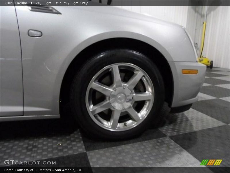 Light Platinum / Light Gray 2005 Cadillac STS V6