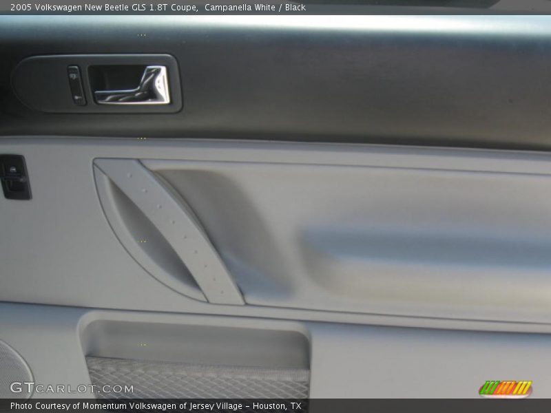 Campanella White / Black 2005 Volkswagen New Beetle GLS 1.8T Coupe