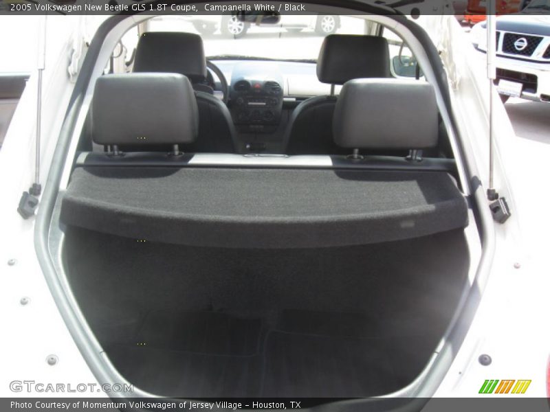 Campanella White / Black 2005 Volkswagen New Beetle GLS 1.8T Coupe