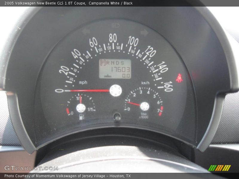 Campanella White / Black 2005 Volkswagen New Beetle GLS 1.8T Coupe