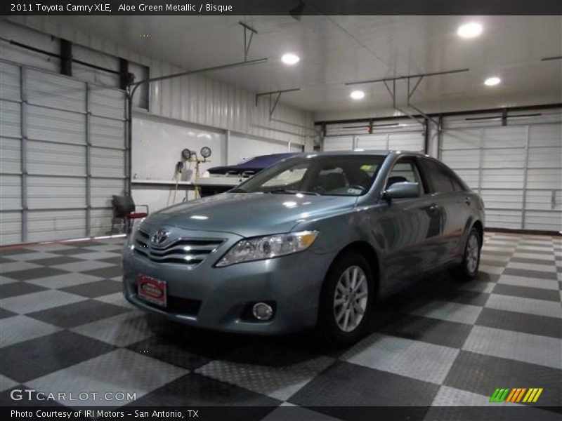 Aloe Green Metallic / Bisque 2011 Toyota Camry XLE