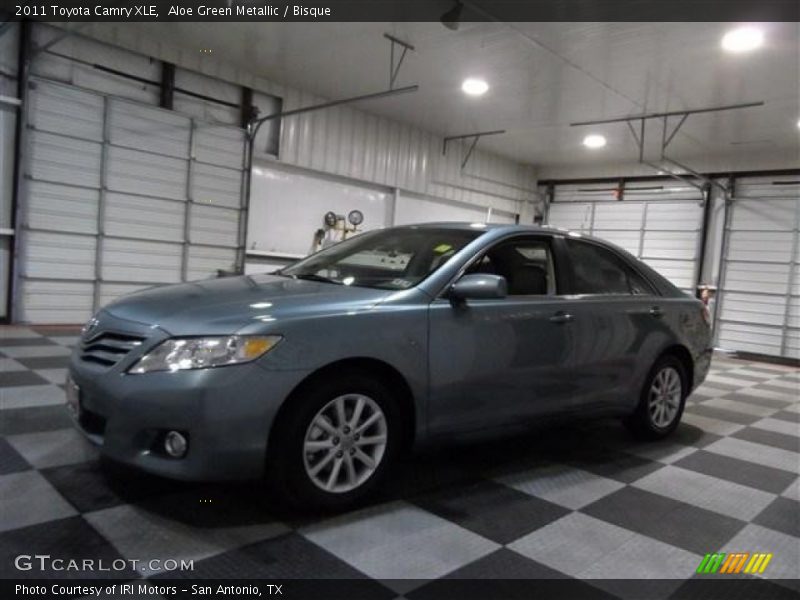 Aloe Green Metallic / Bisque 2011 Toyota Camry XLE