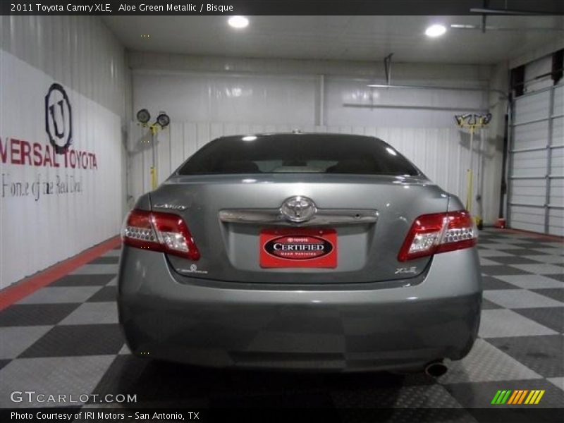 Aloe Green Metallic / Bisque 2011 Toyota Camry XLE