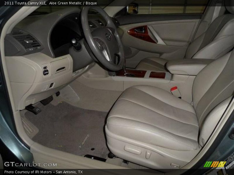 Aloe Green Metallic / Bisque 2011 Toyota Camry XLE
