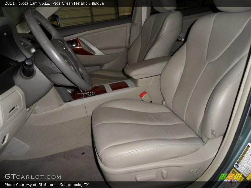 Aloe Green Metallic / Bisque 2011 Toyota Camry XLE