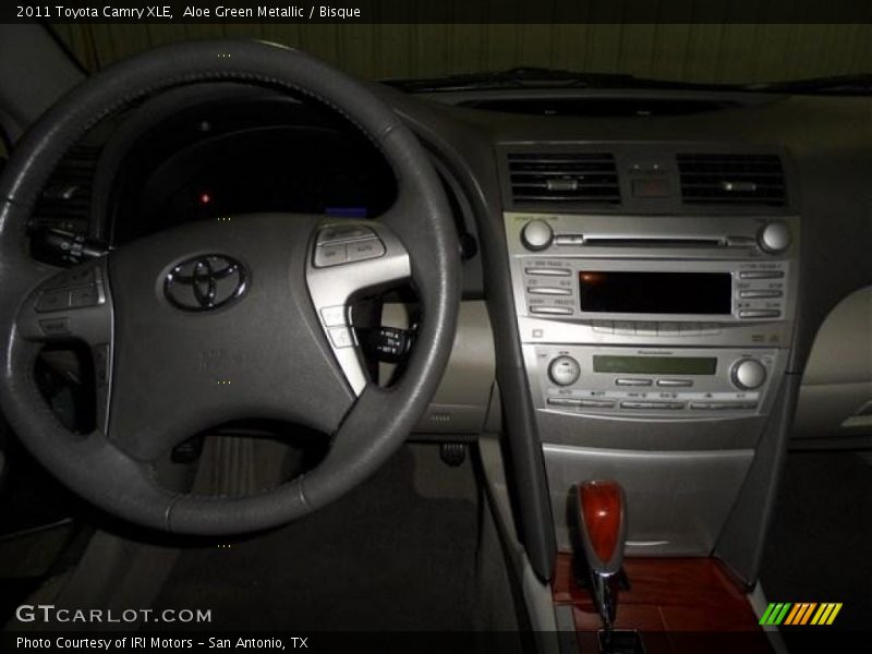 Aloe Green Metallic / Bisque 2011 Toyota Camry XLE