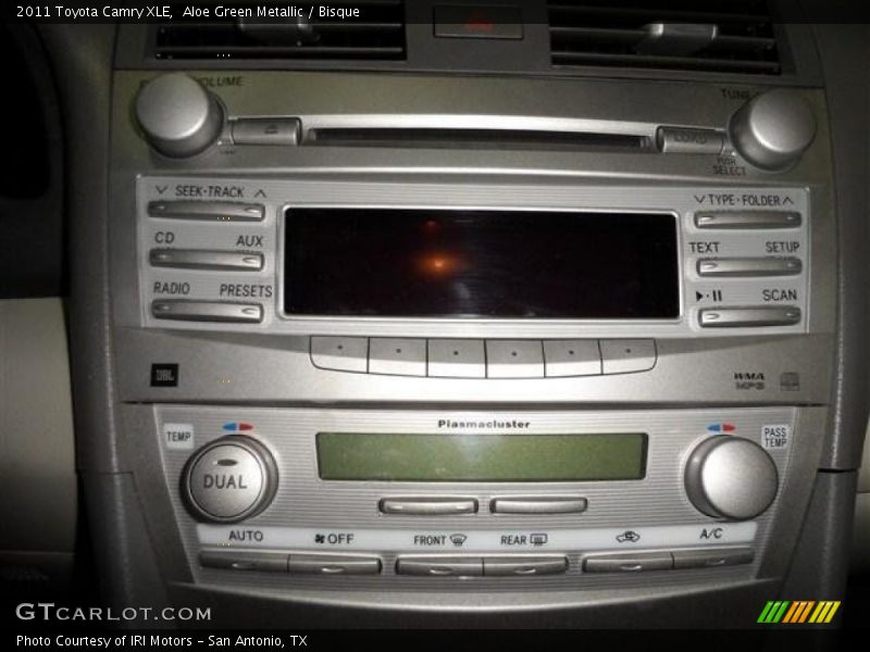 Aloe Green Metallic / Bisque 2011 Toyota Camry XLE