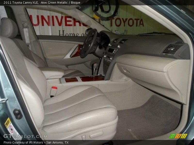 Aloe Green Metallic / Bisque 2011 Toyota Camry XLE