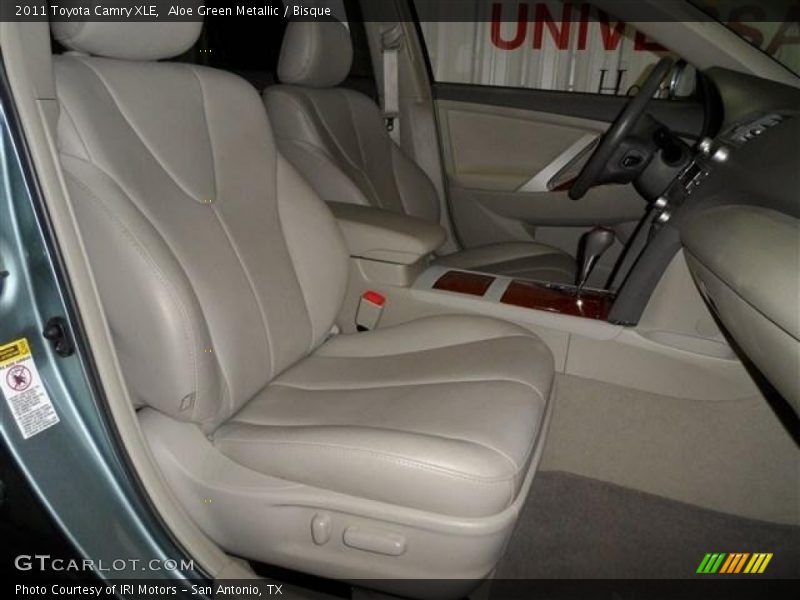 Aloe Green Metallic / Bisque 2011 Toyota Camry XLE