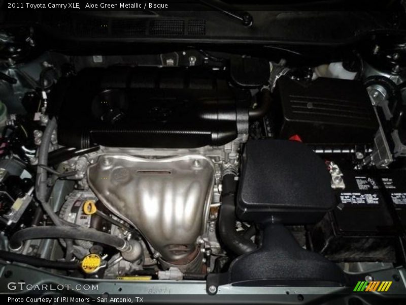 Aloe Green Metallic / Bisque 2011 Toyota Camry XLE