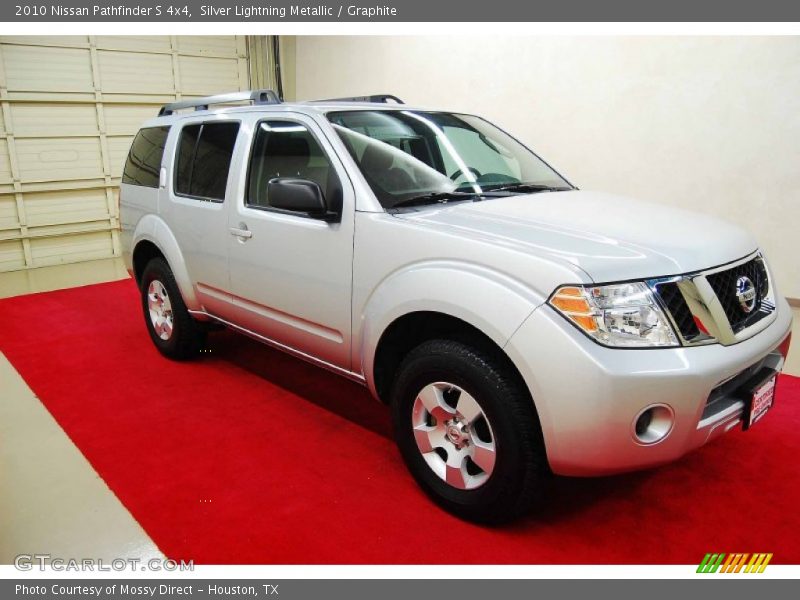 Silver Lightning Metallic / Graphite 2010 Nissan Pathfinder S 4x4