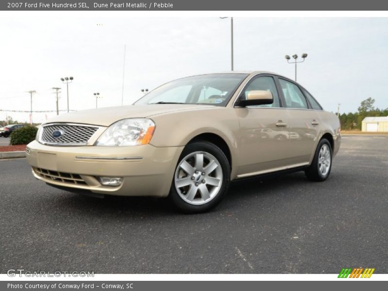 Front 3/4 View of 2007 Five Hundred SEL