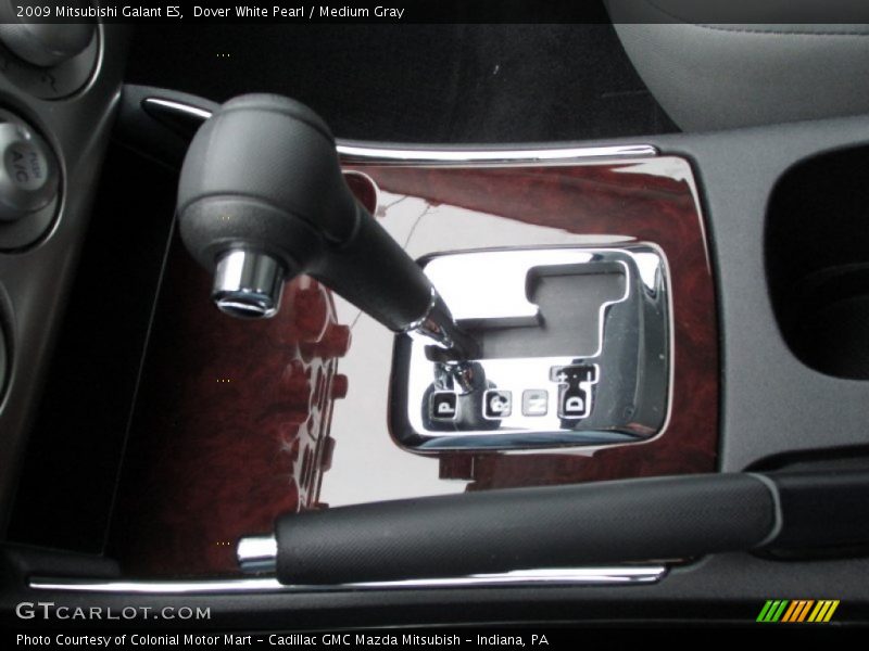 Dover White Pearl / Medium Gray 2009 Mitsubishi Galant ES