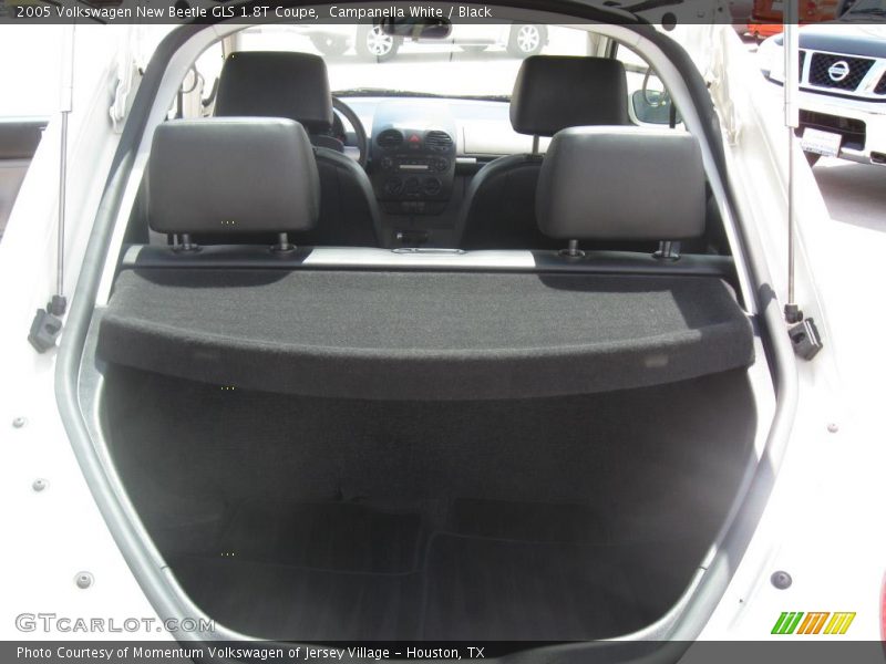 Campanella White / Black 2005 Volkswagen New Beetle GLS 1.8T Coupe
