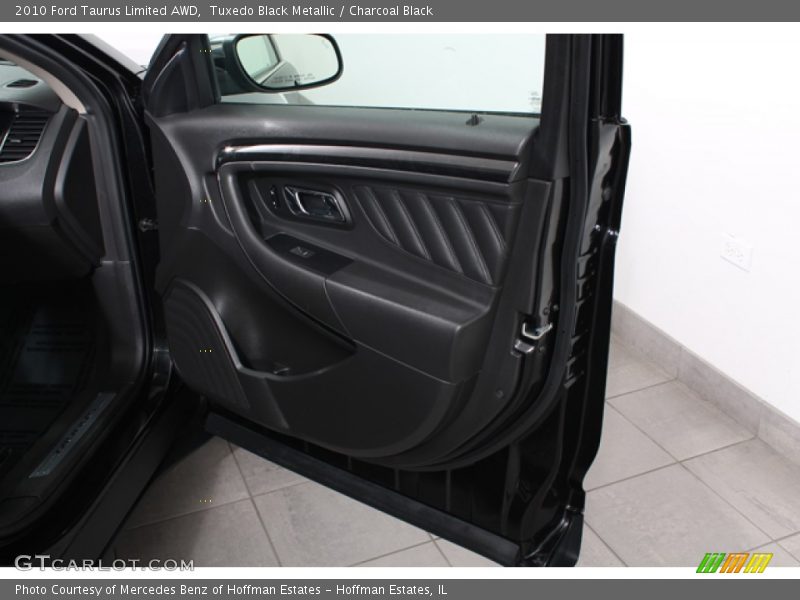 Tuxedo Black Metallic / Charcoal Black 2010 Ford Taurus Limited AWD