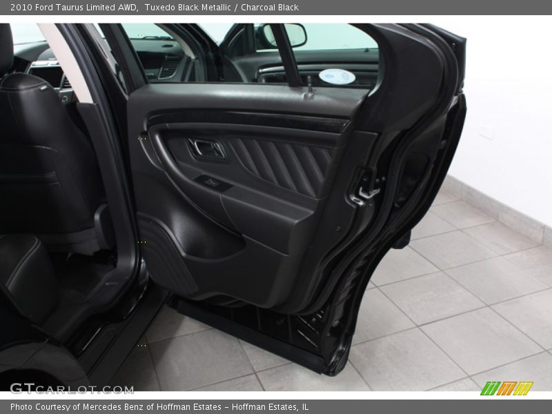 Tuxedo Black Metallic / Charcoal Black 2010 Ford Taurus Limited AWD