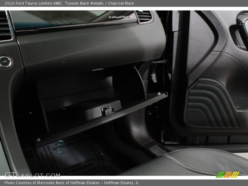 Tuxedo Black Metallic / Charcoal Black 2010 Ford Taurus Limited AWD