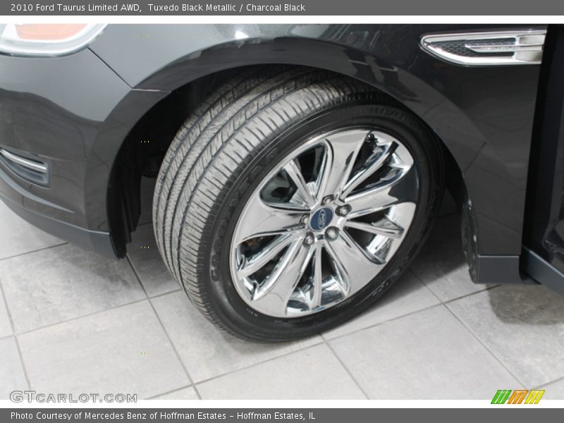 Tuxedo Black Metallic / Charcoal Black 2010 Ford Taurus Limited AWD