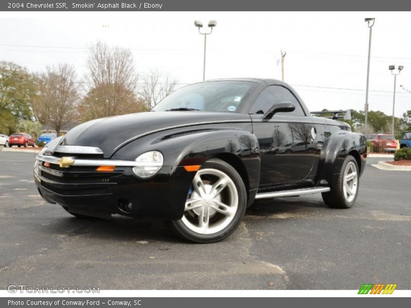 Front 3/4 View of 2004 SSR 