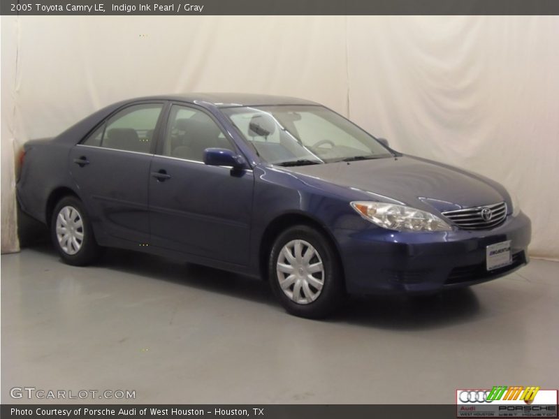 Indigo Ink Pearl / Gray 2005 Toyota Camry LE