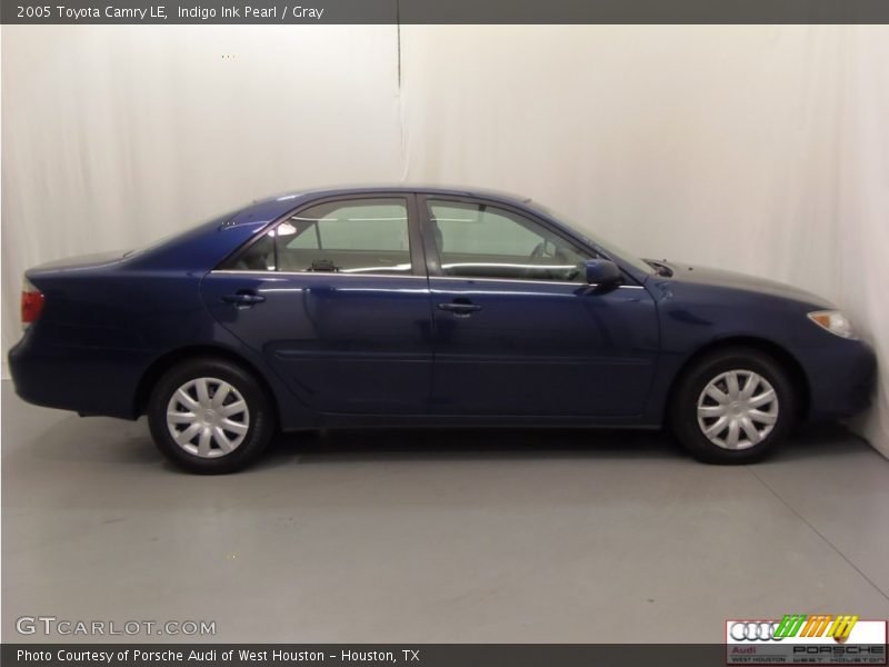Indigo Ink Pearl / Gray 2005 Toyota Camry LE