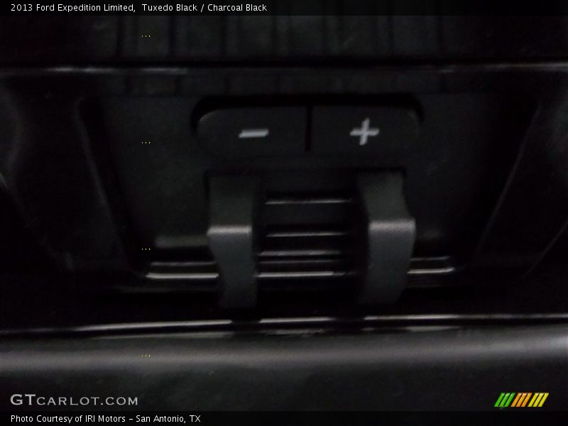 Tuxedo Black / Charcoal Black 2013 Ford Expedition Limited