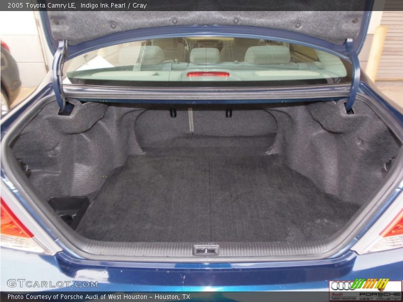 Indigo Ink Pearl / Gray 2005 Toyota Camry LE