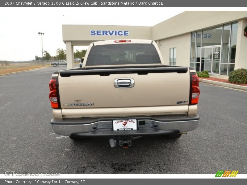 Sandstone Metallic / Dark Charcoal 2007 Chevrolet Silverado 1500 Classic LS Crew Cab