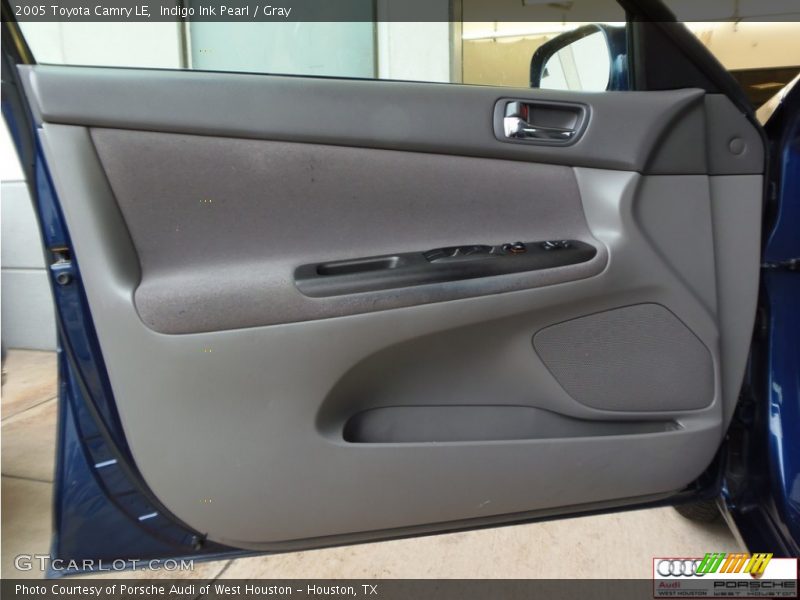 Indigo Ink Pearl / Gray 2005 Toyota Camry LE