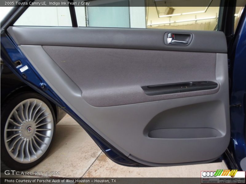 Indigo Ink Pearl / Gray 2005 Toyota Camry LE