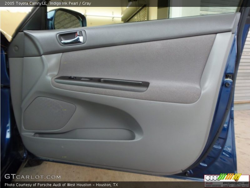 Indigo Ink Pearl / Gray 2005 Toyota Camry LE