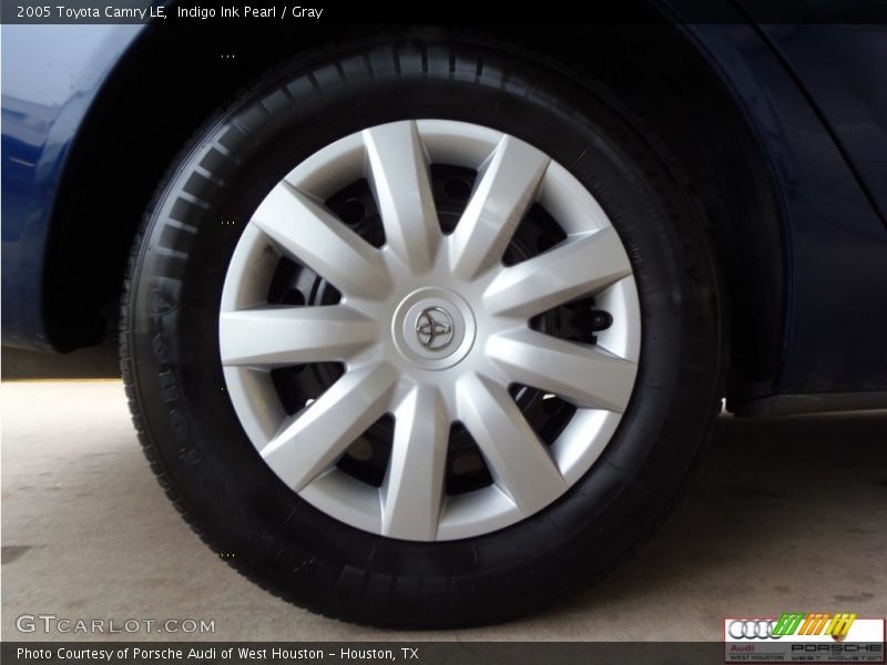 Indigo Ink Pearl / Gray 2005 Toyota Camry LE