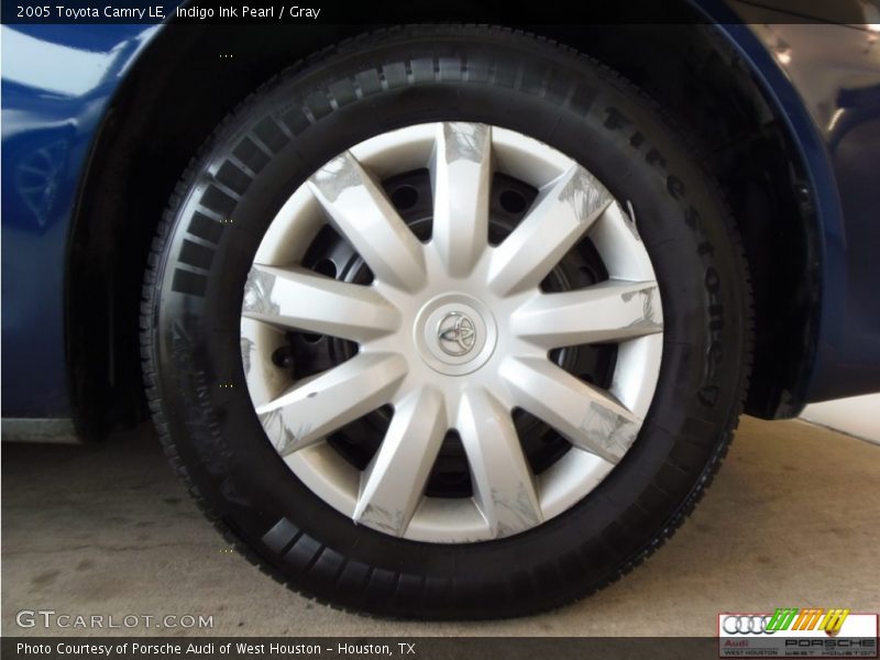 Indigo Ink Pearl / Gray 2005 Toyota Camry LE