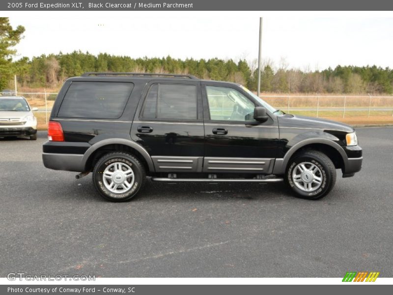 Black Clearcoat / Medium Parchment 2005 Ford Expedition XLT