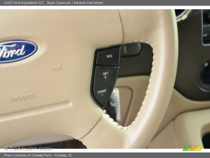Black Clearcoat / Medium Parchment 2005 Ford Expedition XLT