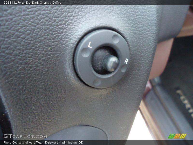 Dark Cherry / Coffee 2011 Kia Forte EX