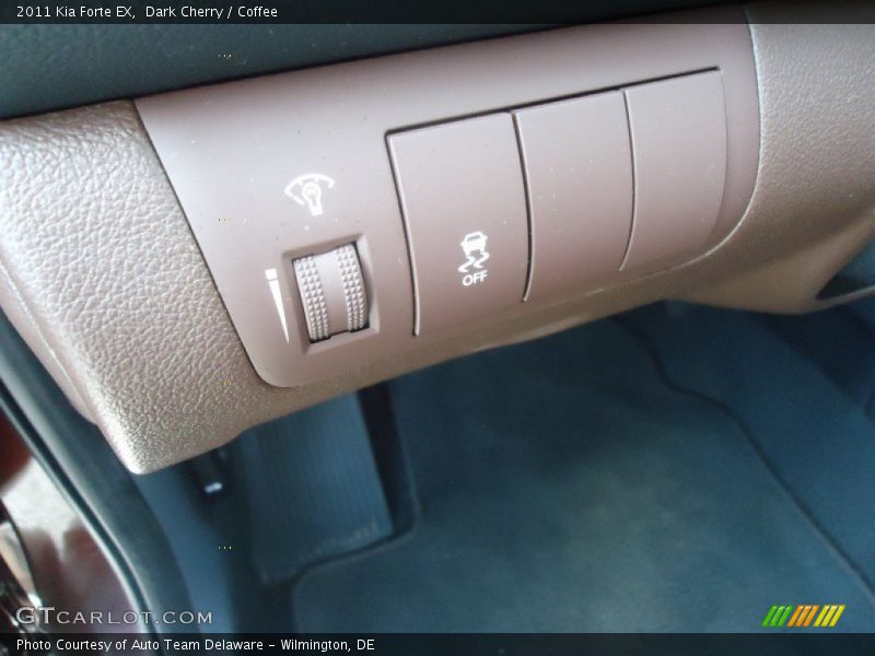 Dark Cherry / Coffee 2011 Kia Forte EX