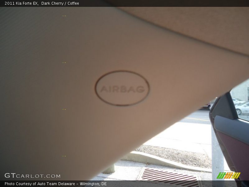 Dark Cherry / Coffee 2011 Kia Forte EX